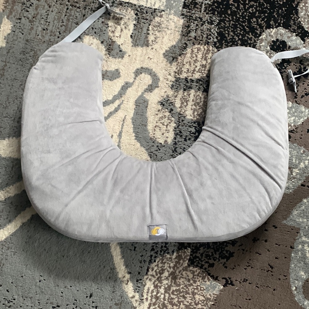 Twingo nursing pillow